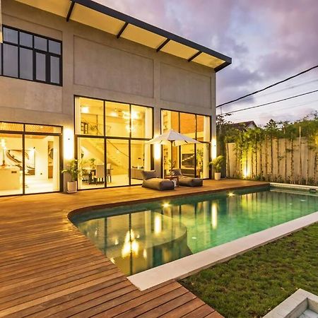 Manresa Villa Bali 4 Canggu Extérieur photo