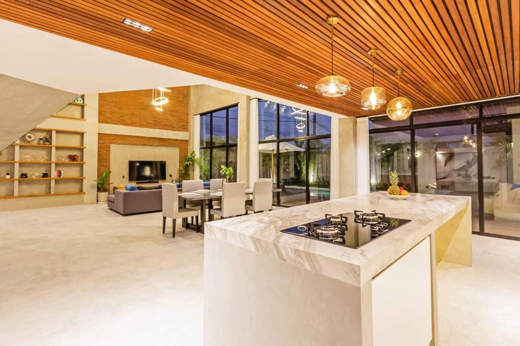Manresa Villa Bali 4 Canggu Extérieur photo